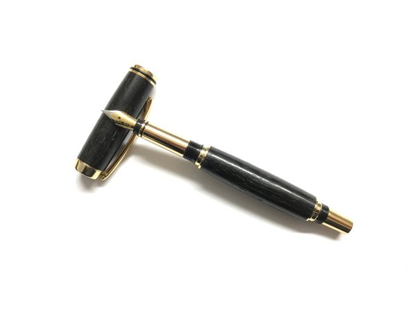 Füller "Noble Fountain Pen" Mooreichenholz
