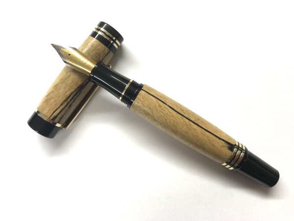 Füller "Noble Fountain Pen" Buchenholz mit Stockflecken